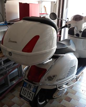 Vespa 300 gts