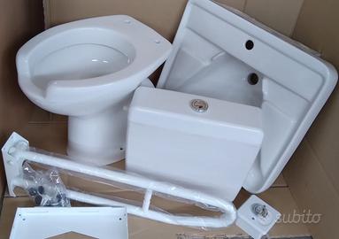 Bagno disabili con cassetta a zaino