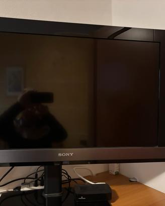 Annuncio. 2 Televisioni