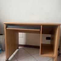 Scrivania porta pc