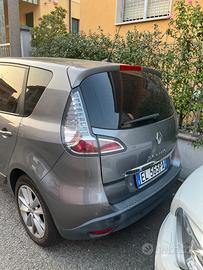 Automobile marca Renault