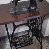 Macchina per cucire antica