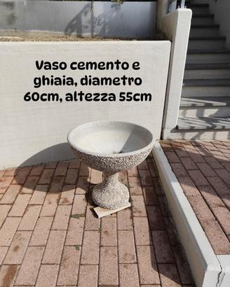 Vaso fioriera cemento con piede 