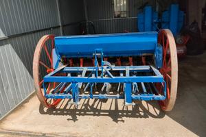 Seminatrice   prezzo trattabile 