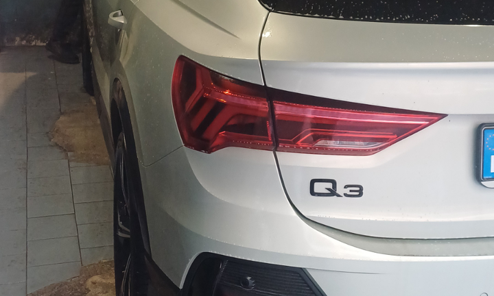 Lavaggio auto a mano zona stazione