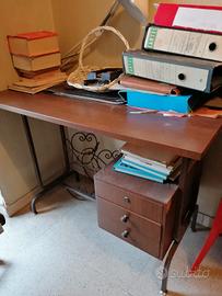 mobili carinie in legno. 