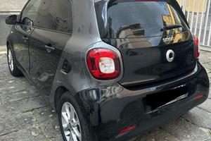 Smart forfour nera e grigia