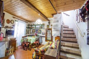 CASA SEMINDIPENDENTE A ANTRODOCO