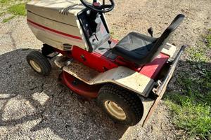 Tagliaerba funzionante con cesto taglia erba motor