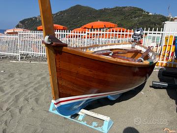 Gozzo in legno ligure