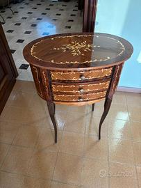 Tavolino "a fagiolo" con cassetti stile Luigi XV