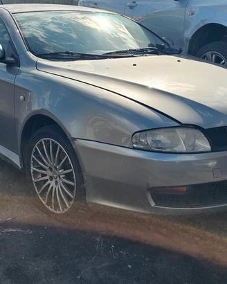 alfa gt vettura rottamata per pezzi di ricambio