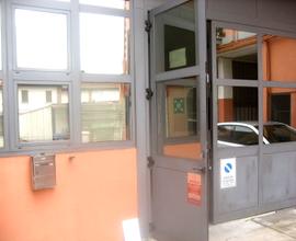 PERO (MI) PRIVATO AFFITTA CAPANNONE 300 Mq