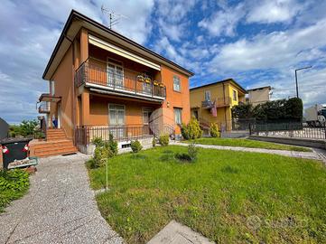 PORZIONE DI BIFAMILIARE A CASTEL D'AZZANO