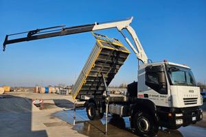 Iveco Trakker 330 gru e ribaltabile