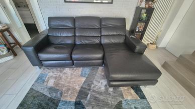 DIVANO IN PELLE MOTORIZZATO 3 POSTI CON SCESLONG
