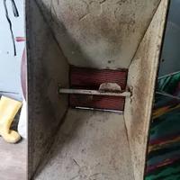 Diraspatrice manuale per vino