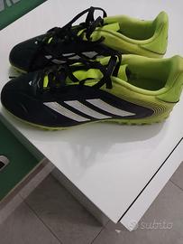 Scarpe da calcio Adidas su sintetico