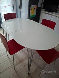Tavolo cucina/salotto e sedie