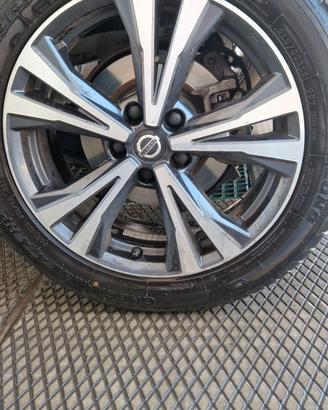    cerchi originali nissan da 18 pollici