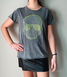 T-shirt con teschio