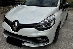 Clio RS Trophy 220 edc