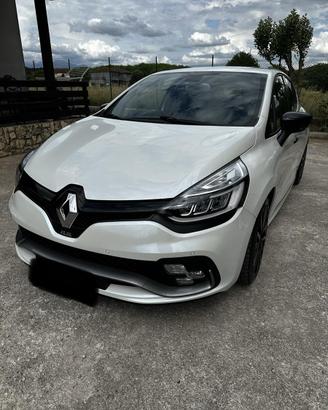 Clio RS Trophy 220 edc
