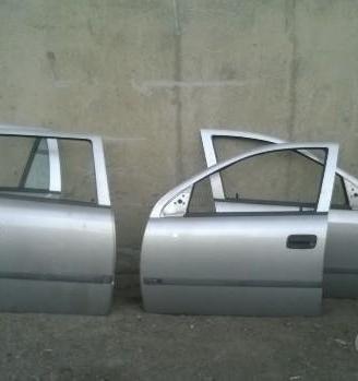 Porte Opel Astra SW 2000 grigio ch e blu