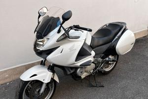 Honda Deauville NT700V 700 (2008) ABS – 51.000 km