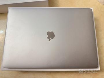 MacBook Pro 15” – i7 6 Core – 16GB RAM - VGA 4GB