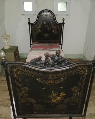Letto antico in ferro