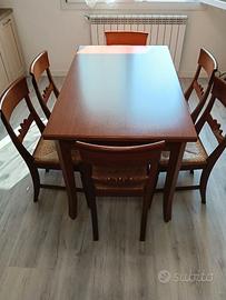 TAVOLO IN LEGNO ALLUNGABILE CON 6 SEDIE 