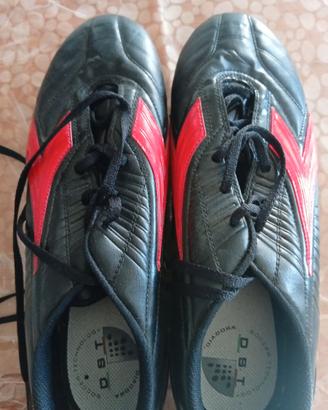 Scarpe da pallone n 44 e parastinchi