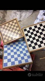 Dame prive di pedine