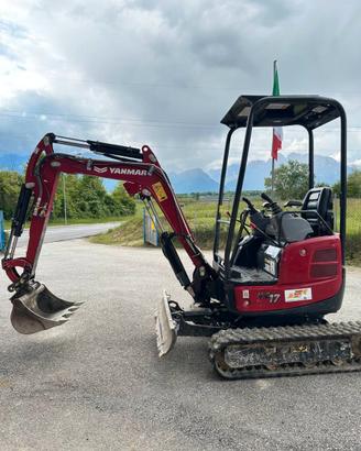 Escavatore Yanamr Vio 17 Usato