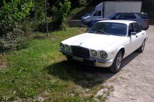 Jaguar xj6