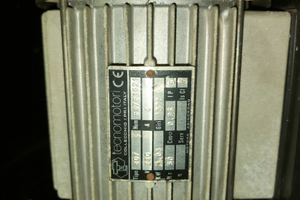 Ponte sollevatore auto box