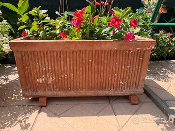 Fioriera in terracotta