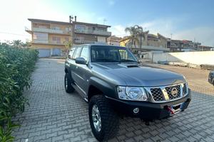 Nissan patrol y61 full optional