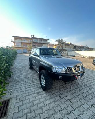 Nissan patrol y61 full optional