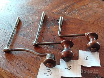 Pendolo a colonna Morbier: chiave di carica 1-2-3