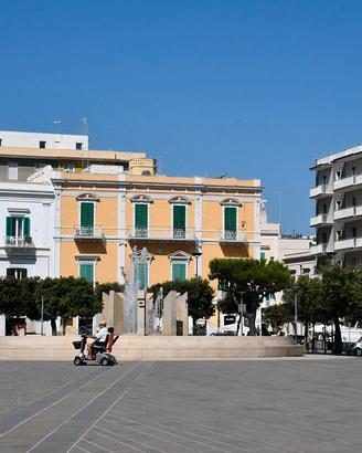 Bistrot paninoteca centralissimo a monopoli
