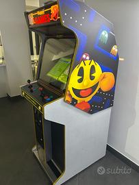 Cabinato arcade