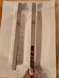 Maniglia cromata per porte 