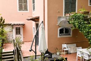 Trilocale x 6, Alassio