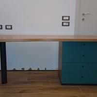Scrivania più mensola e comodino 