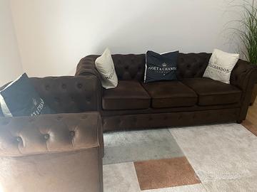 Gioco di divani chesterfield