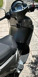 Aprilia Scarabeo 300 - 2013