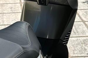 Aprilia Scarabeo 300 - 2013