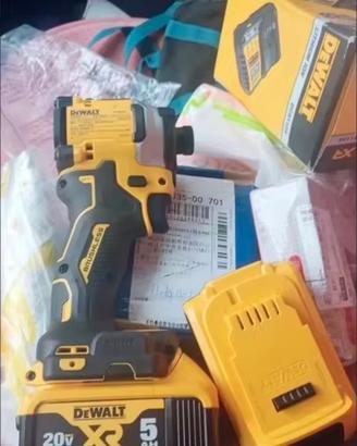 DEWALT DCF850 20V 